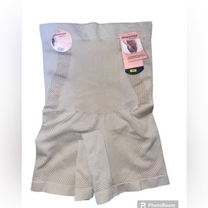 Shapemint Shaper Shorts.  Size M/L
